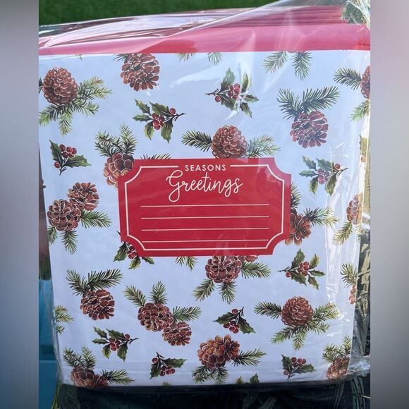 25 Pieces Holiday Poly Bubble Mailers 8.3 X 9.3 Inch Holiday Envelopes - Picture 1 of 2
